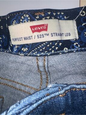 Levi’s Women’s Straight Leg Jeans Medium Wash Blue Denim with Paisley Waistband